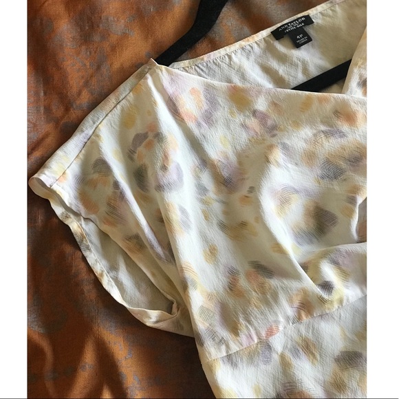 Ann Taylor silk blouse in blush pattern - Picture 1 of 5